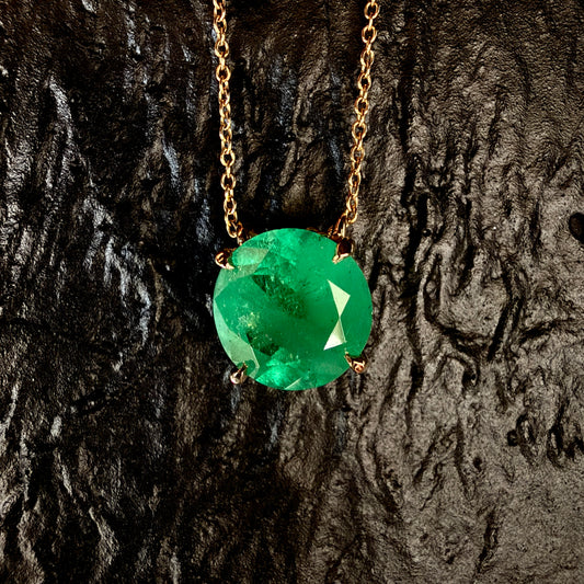 Pendant with 3.37ct Colombian emerald - 18k gold