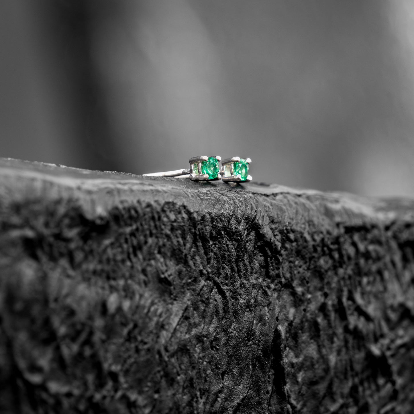 Studs with 0.36ct Colombian Emeralds - 18kt White Gold